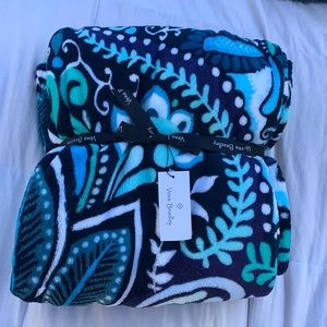 Vera Bradley BLUE ISLAND MEDALLION throw blanket NWT